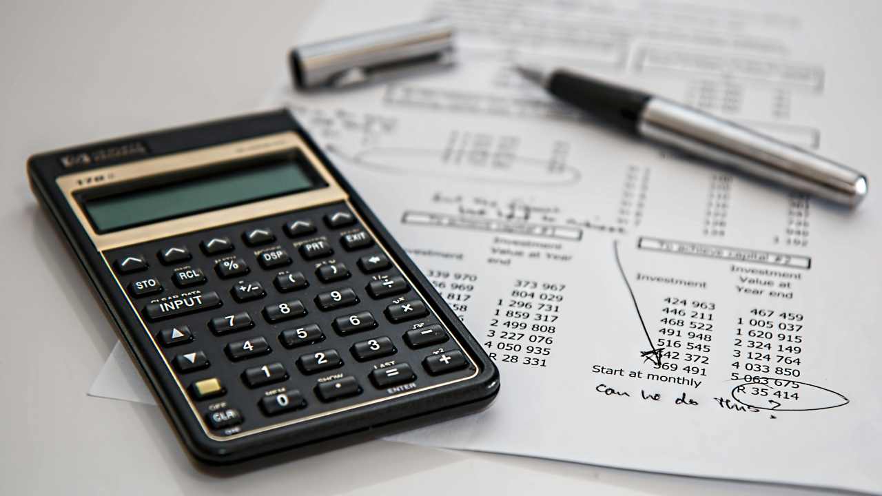 Commercialista e tasse (pexels.com) - circuitolavoro.it