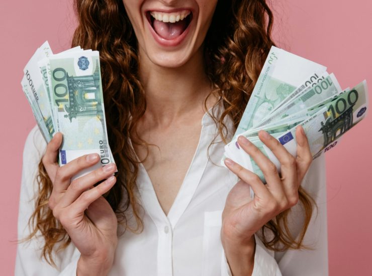 Soglia minima: migliaia di euro (pexels.com) - circuitolavoro.it