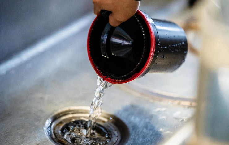 acqua negli scarichi del lavandino 