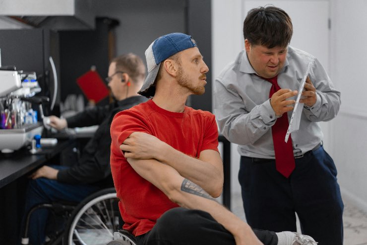 due disabili che si confrontano