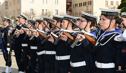 Concorso per 1980 volontari nella Marina Militare