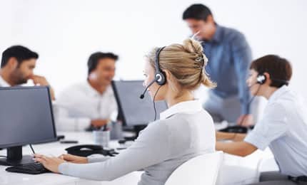 Assistenza Clienti: formazione e lavoro per 150 persone a Cagliari