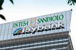 Insegna Intesa Sanpaolo e Isybank