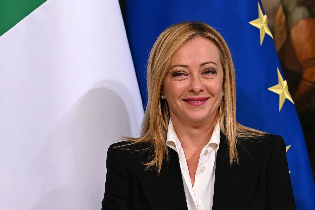 Giorgia Meloni sorridente