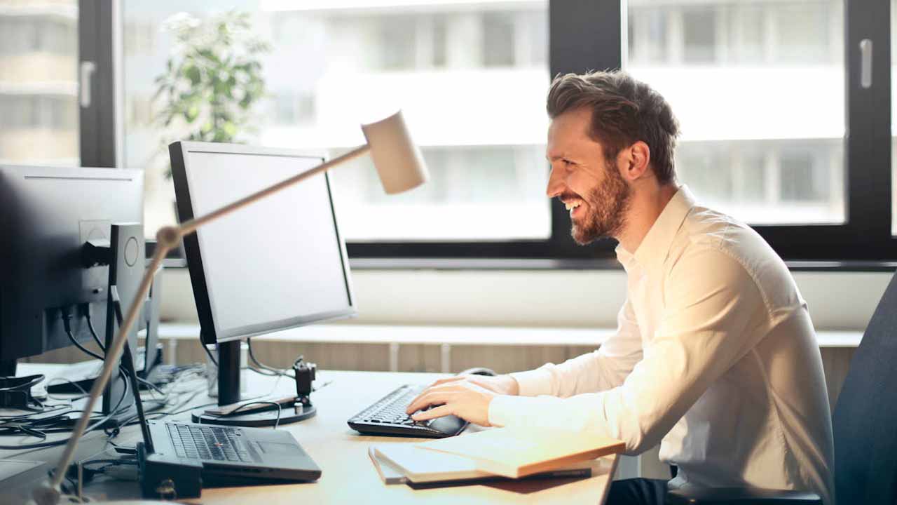Uomo al lavoro