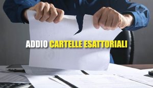 Uomo che strappa un foglio e scritta "Addio cartelle esattoriali"