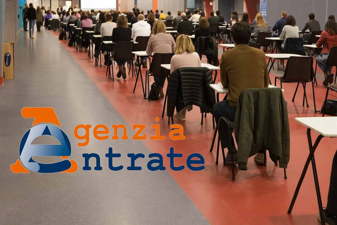 Bando Agenzia delle entrate: persone sedute in aula che compilano il bando. Logo Agenzia Entrate