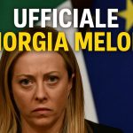 Giorgia meloni con sguardo serio e minaccioso. Scritta "Ufficiale Giorgia Meloni"