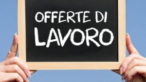 lavagna con scritto "offerte di lavoro"