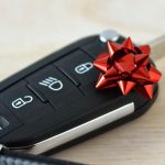 Chiavi dell'auto con un fiocco: regalo