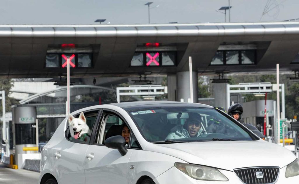 auto che esce dall'autostrada