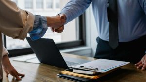 Contratto di lavoro (pexels.com) - circuitolavoro.it