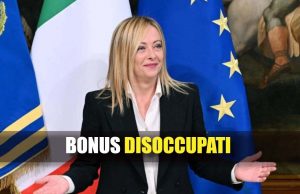 Giorgia Meloni e scritta "Bonus disoccupati"