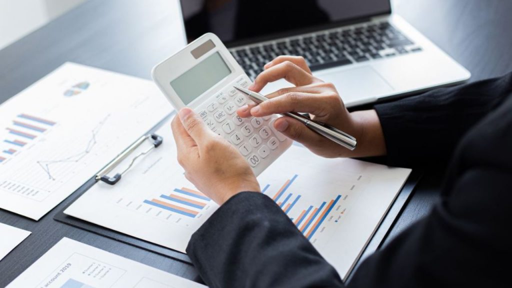Il calcolo dei contributi per chi ha doppio lavoro