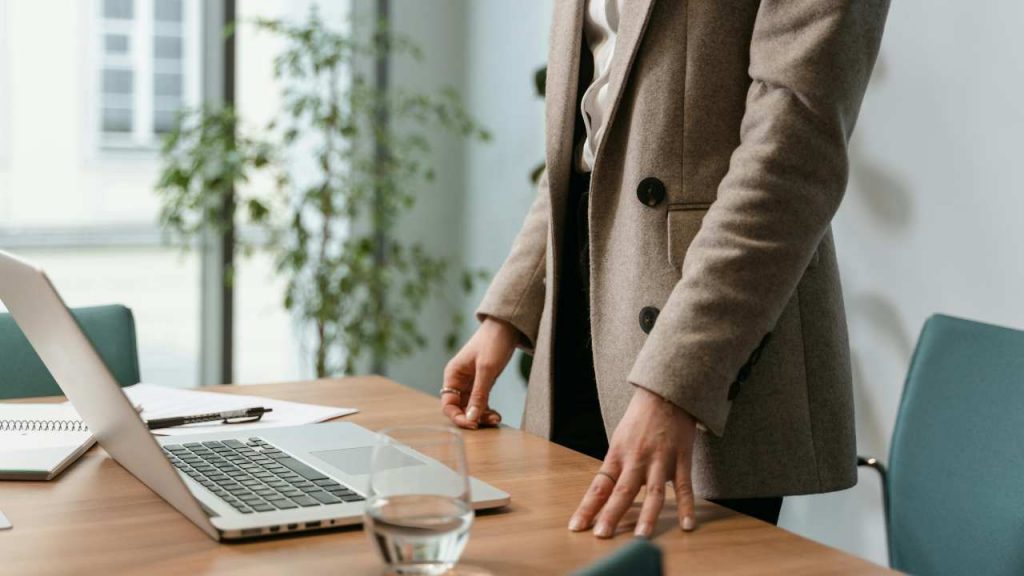 Il tuo capo è costretto a darti più soldi (pexels.com) - circuitolavoro.it