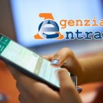 Chat di WhatsApp e logo Agenzia delle Entrate