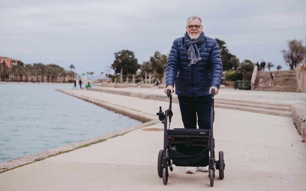 signore con disabilità in vacanza