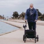 signore con disabilità in vacanza