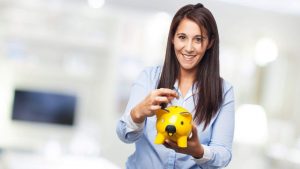 donne lavoratrici risparmi - freepik- circuitolavoro.it