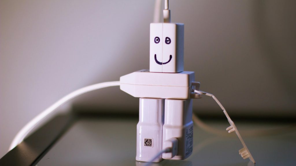 Bye bye caricabatterie (pexels.com) - circuitolavoro.it