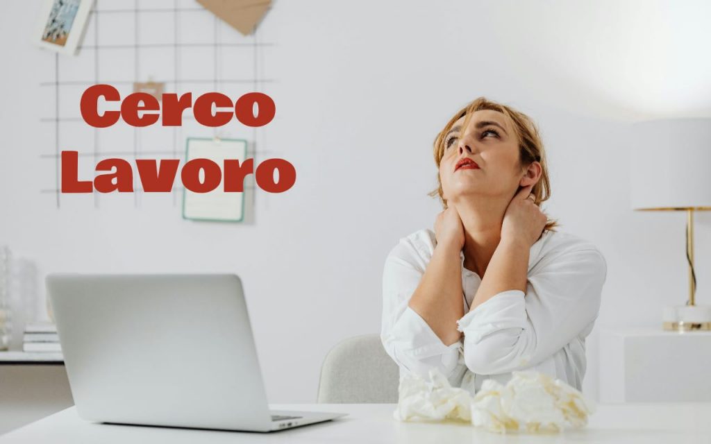 donna disperata al pc