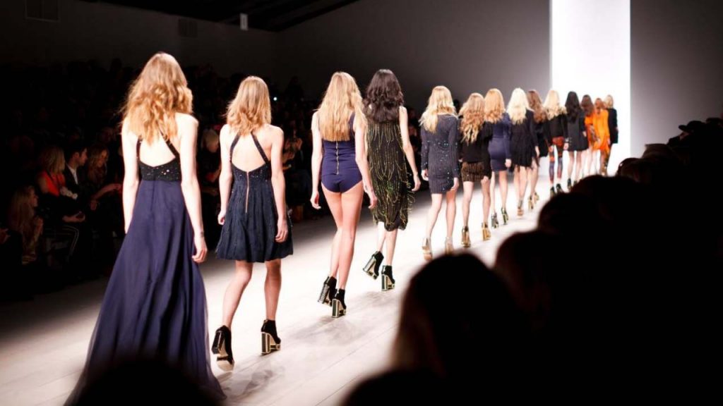 Anche la moda si sta arrendendo alla crisi: Burberry licenzia il 10% degli impiegati italiani