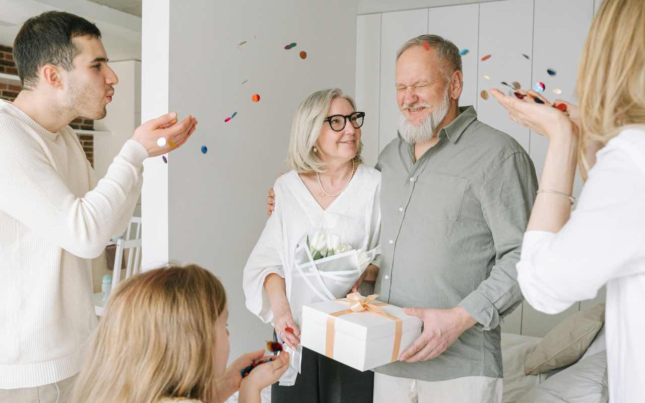 Famiglia che festeggia