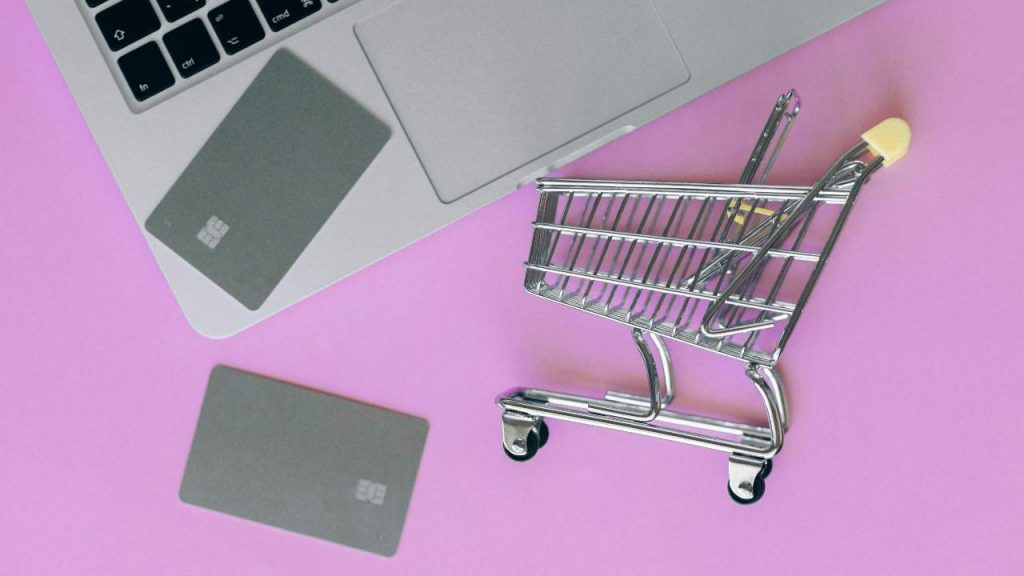 Pagamento online, addio (pexels.com) - circuitolavoro.it