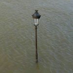 lampione sommerso dall’acqua