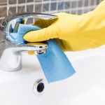 eliminare le incrostazioni bagno - freepik - circuitolavoro.it