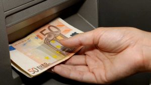 prelievo bancomat - Facebook - circuitolavoro.it