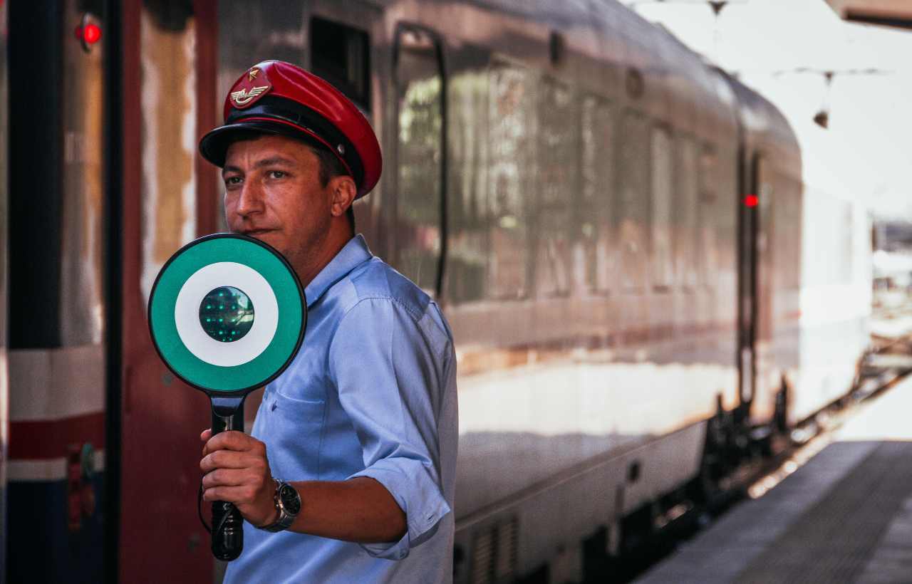 Ferrovie, selezioni in corso | candidature e profili richiesti entro metà mese: il requisito che ti porta immediatamente a bordo