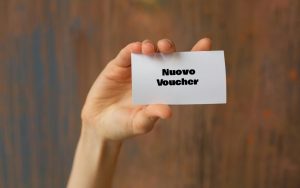biglietto con scritto nuovo voucher