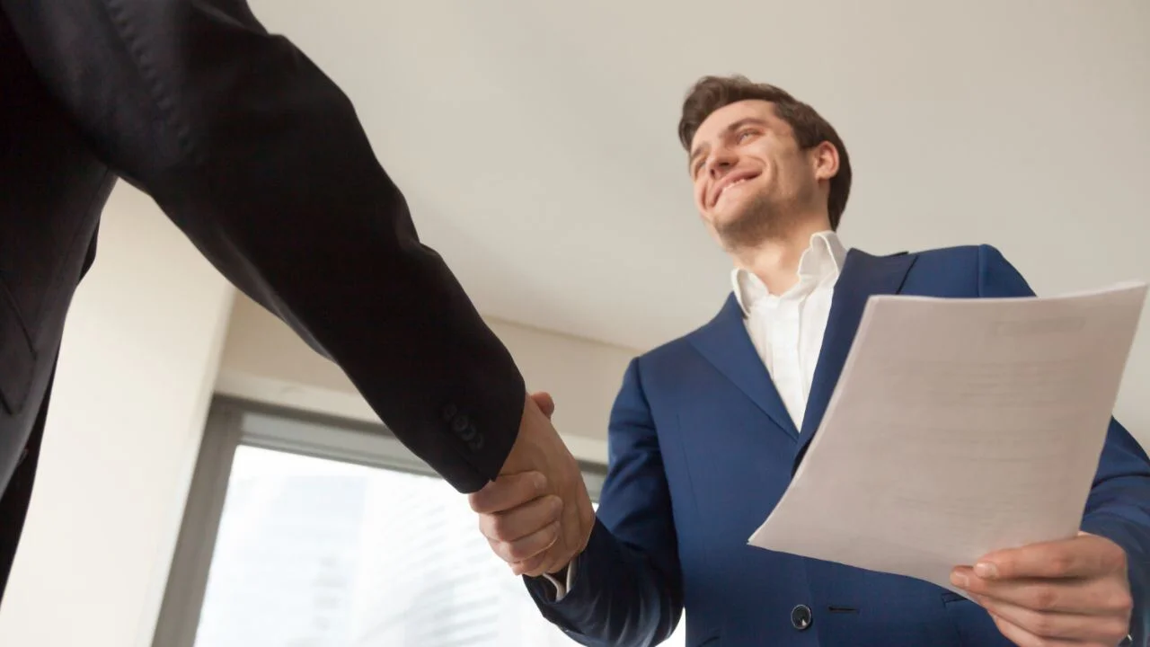 Assunzioni lampo nelle grandi aziende | migliaia di posti ma la selezione è spietata : le posizioni aperte