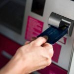 prelievo al bancomat - freepik- circuitolavoro.it