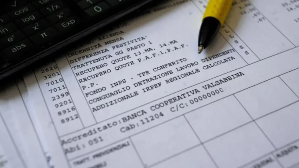 Busta paga 2025, cambia il cuneo | Arrivano più bonus e più detrazioni: oltre 1000 € in più per questi lavoratori